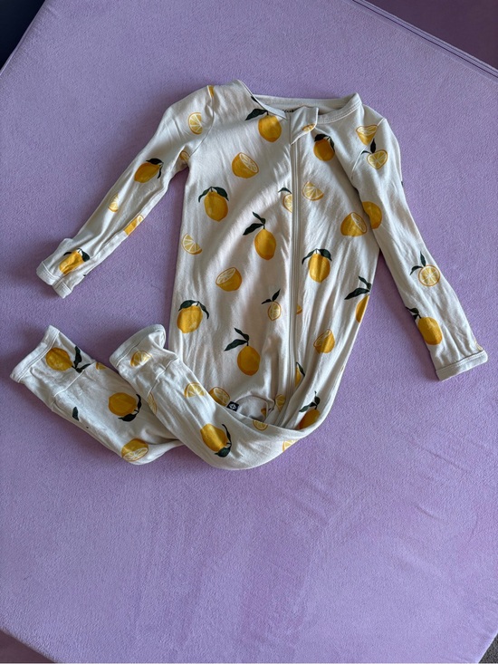 Kyte BABY Other - Kyte Baby Lemon Print Zipper Footless Romper